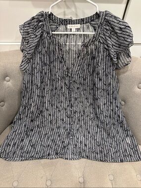 Striped Black & White V-Neck Flutter Sleeve Blouse